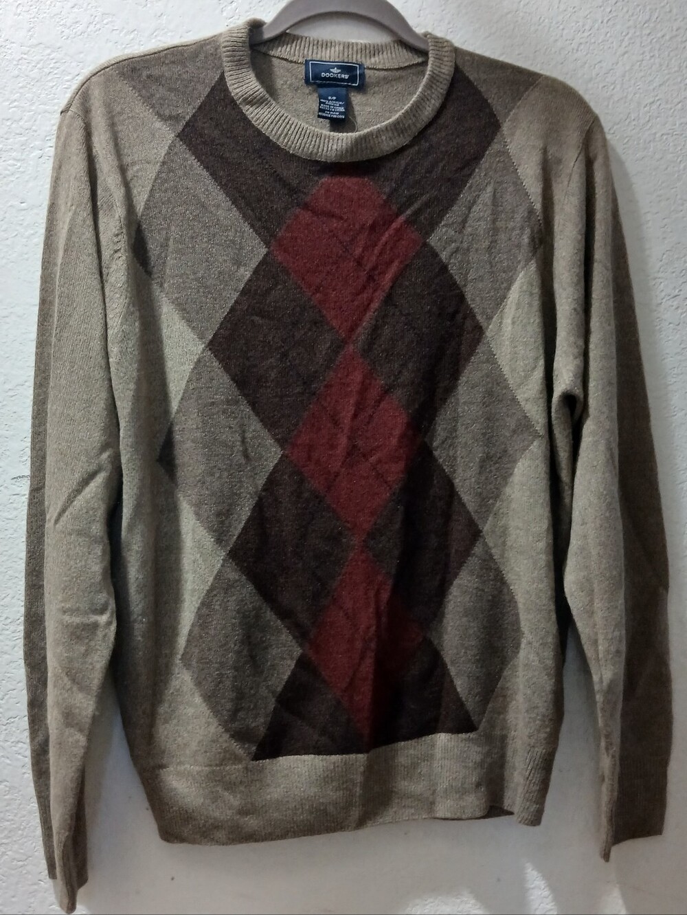 Dockers Nwot S  Men's Taupe Crewneck Sweater with Burgundy and Dark Brown Argyle